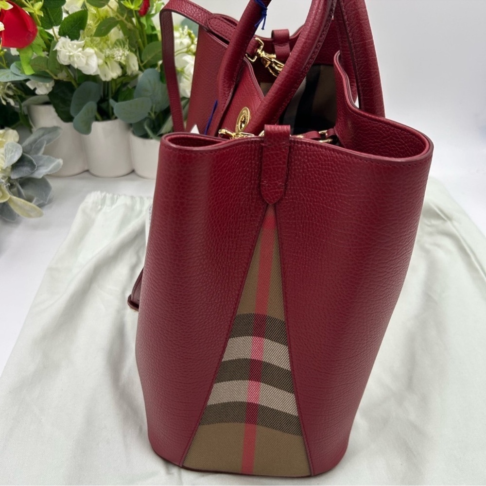 Women’s Burberry banner pebble grain leather tote/shoulder bag Classic check NWT - Picture 6 of 15